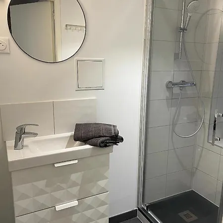 Apartment Superbe Avec Acces Patio Caen